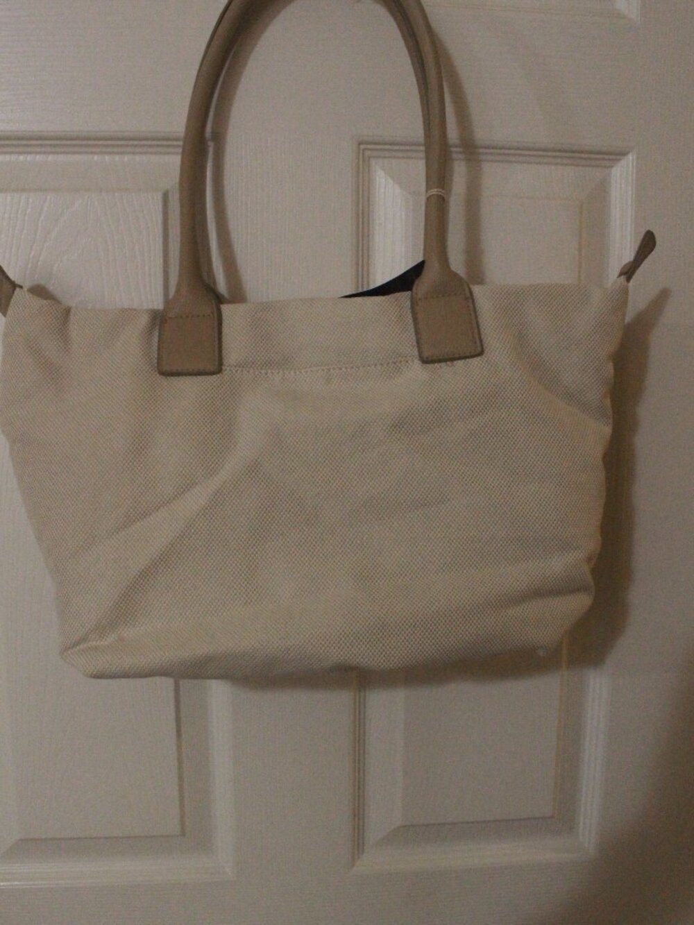 Title: Universal Thread Cream Tote with Tan Handles NWT